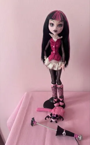 Boneca Monster High Draculaura G1 (First Wave) - Completa com Acessórios