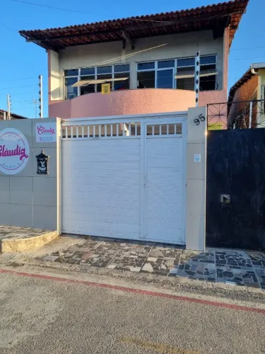 Alugo casa em na grade Messenaja próximo a academia Stylos e patio Messejana