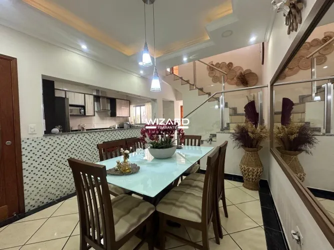 Casa tipo sobrado com 3 dormitórios (1 suíte), no bairro Ribeirão em Amparo/SP