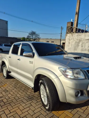 Toyota Hilux CD SRV D4-d 4X4 3.0 TDI Diesel AUT 2014