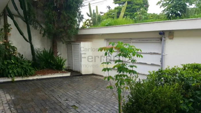 Sobrado na Palmas do Tremembé, 4 dormitórios e 4 vagas