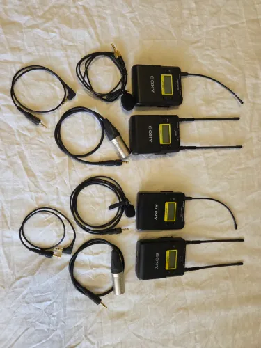 2 Kits Microfone Sony Lapela, UWP, UTX B03 e URX P03, um Kit NUNCA usado, e o outro pouco.