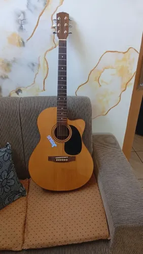 Vendo violão em ótimo estado de conservação