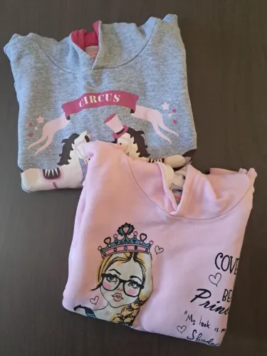 COMBO COM 2 CASACOS MOLETONS INFANTIS COM CAPUZ - 6 ANOS - PERFEITOS! 