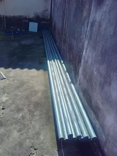 Vendo  Tubos de ferro  Galvanizados com 6 metros de comprimento  ,de 2  polegadas  cada  .