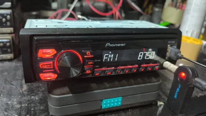 Rádio Pionner MVH _078 UB