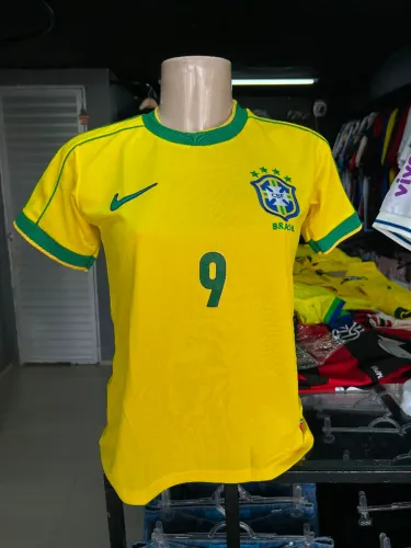 Camisa Retrô Brasil Feminina