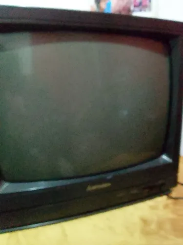 2 TVs de 14P. & 20P.