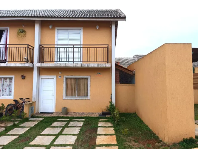 Casa para venda no Residencial Atenas, condomínio fechado com piscina na adulto e infatil,