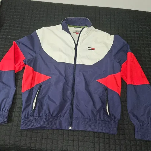 Tommy Hilfiger (linha Tommy Jeans '90s Track Jacket)