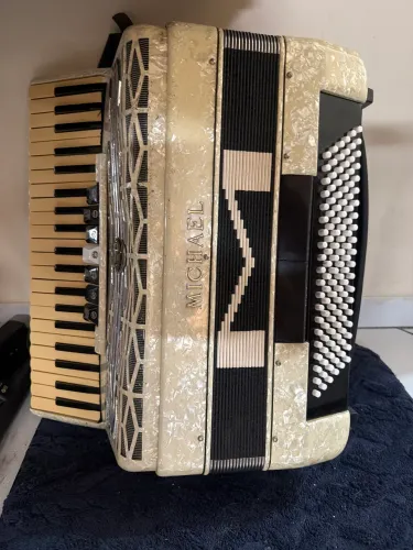 Acordeon Sanfona Michaels