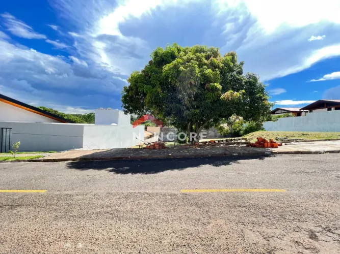 Lote em condomínio em Rua Martinha Dal Médico - Samambaia Parque Residencial - Bauru/SP