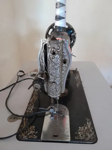 Vendo maquina de costura Elgin antiga 