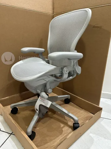 cadeira cá herman miller new aeron C mineral