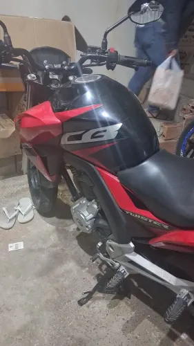 E prá sair rápido pois o preço está bem abaixo moto tabela souo único dono moto de garagem