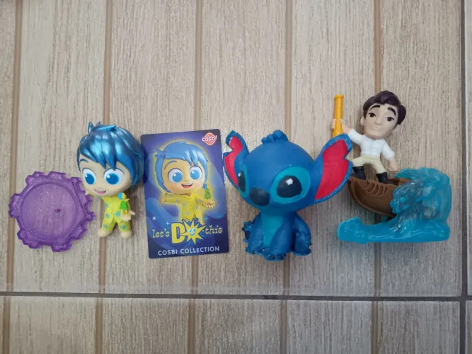 Bonecos da Disney Divertidamente Stitch e Pequena sereia