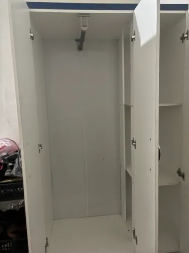 Guarda roupa pequeno