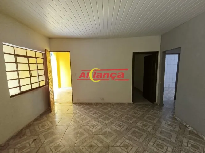 Casa para alugar, com 2 quartos, próximo ao shopping internacional de Guarulhos