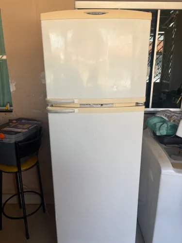 Geladeira Brastemp 390 litros