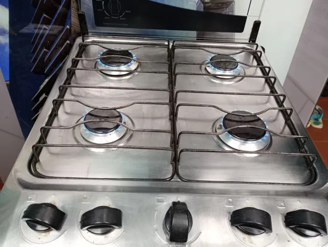 Fogão Continental 4 Bocas com Forno - Funcionando