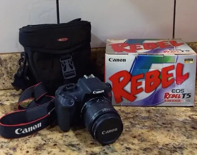 Câmera Profissional CANON T5 com Bolsa e cartão de memória