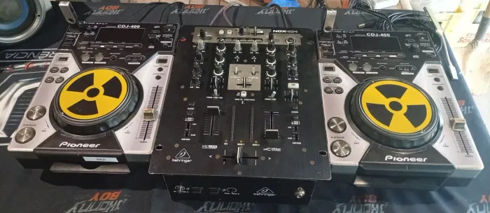 Cdj pionner 400 mas Mixer berhinger nox 404 funcionando perfeitamente
