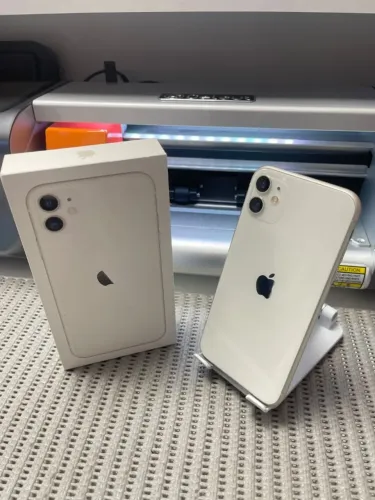 IPHONE 11 128GB - BRANCO - 100% ORIGINAL SEM PEÇA TROCADA - GARANTIA LOJA DE 3 MESES