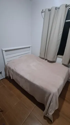 Vende-se cama box de casal
