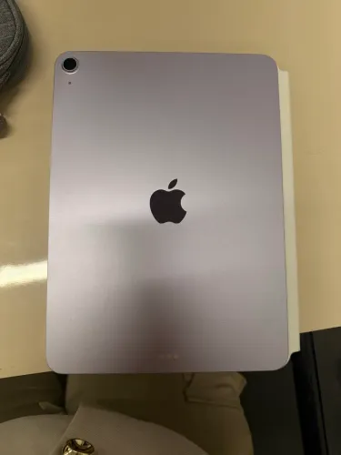 Vende se IPad Air M3 