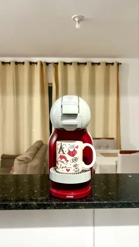 Cafeteira portátil Nescafé Dolce Gusto Arno Mini Me automática vermelha