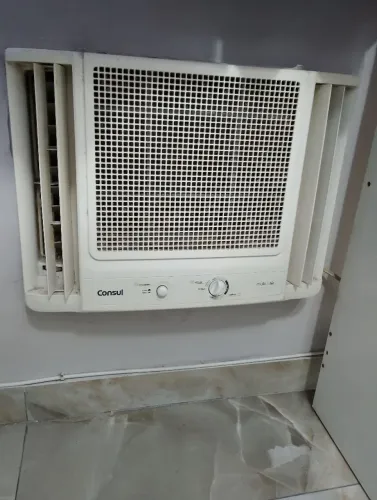 Ar-condicionado Consul 7.500 BTUs - Janela - Gelando muito! 