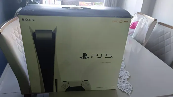 Caixa de Playstation 5 FAT