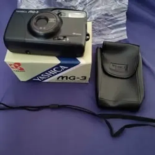 Câmera YASHICA MG-3 NOVA EM CAIXA (NEGOCIÁVEL)