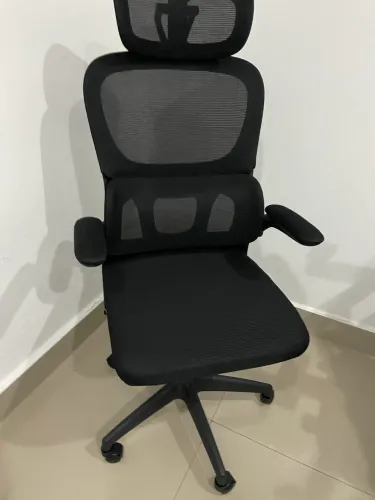 Cadeira de escritório com ajuste lombar