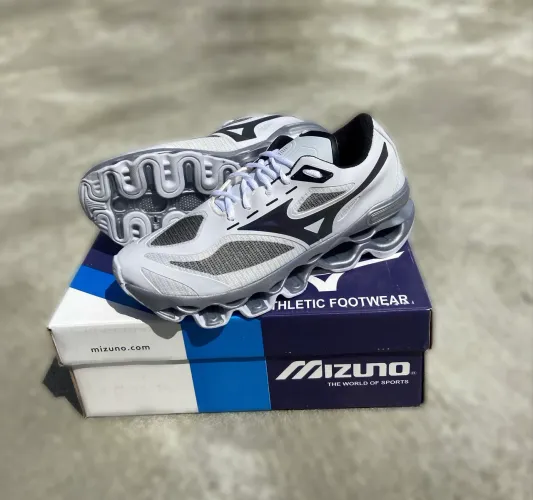 Mizuno Wave Prophecy 15