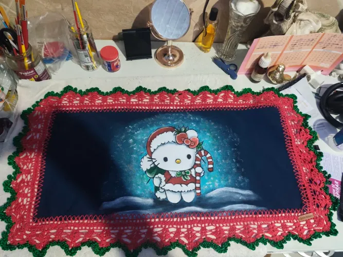 Vendo trilho da HelloKitty de natal!Medidas 47x82