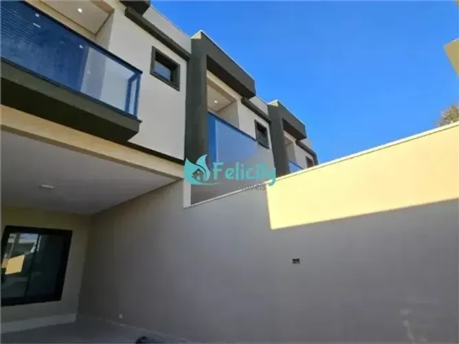 Sobrado em construção com 3 dorms, 1 suíte, 2 vagas, 130m2 no Jardim Maristela