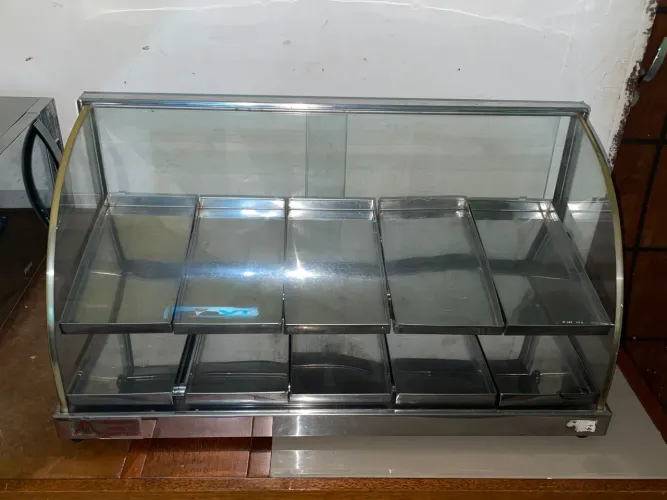Vendo Vitrine Estufa de Vidro em Inox - Ótimo Estado