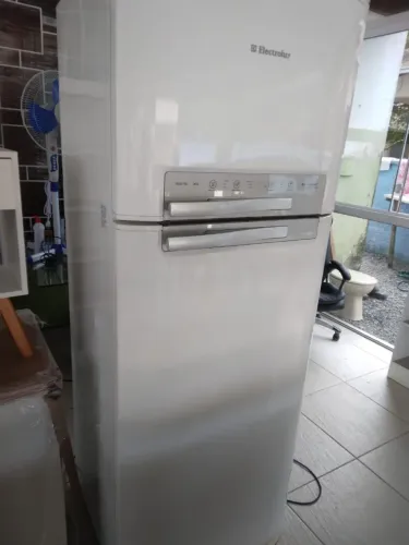 Geladeira Electrolux DF50 Frost Free - 430L