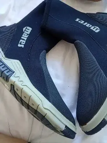 Bota de mergulho nova calça 41 ao 43 esticar