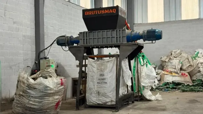 TRITURADOR SHREDDER PARA RESÍDUOS ELETRÔNICOS