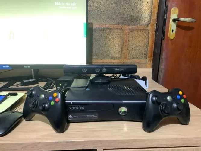 Xbox 360 Slim Completo com Hd de Jogos e Kinect