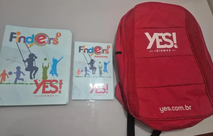 Kit Livro e mochila curso YES