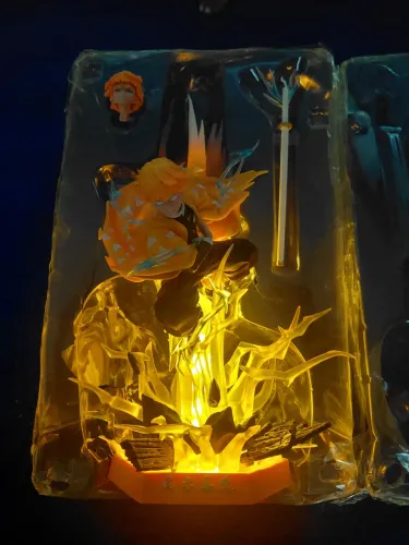Loja Mundo - Zenitsu Agatsuma com LED Demon Slayer anime action figure boneco coleção 
