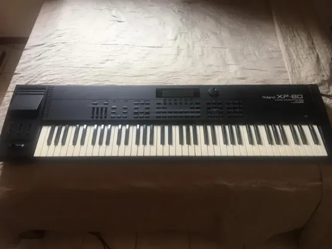 Teclado Roland XP 80