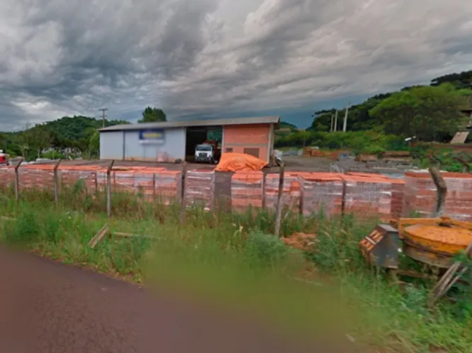 Imóvel Comercial em Terreno de 3.500 m² - Cacique Doble - RS