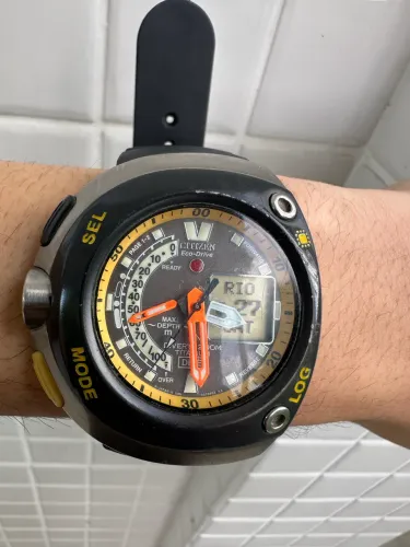 Citizen Meia Lua Titanium