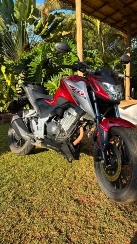 Honda CB 300F Twister ABS 25/26 | 2.700 km | Único Dono | IPVA 2026 Pago
