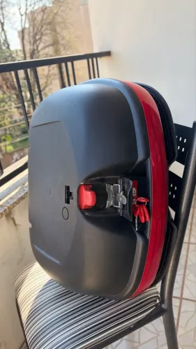 Baús laterais para moto Givi