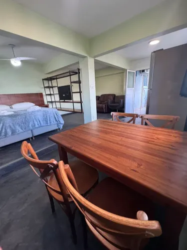 ? APARTAMENTO COM DOIS DORMITÓRIOS - 1 SUÍTE + 1 QUARTO COM BANHEIRO SOCIAL - MOBILIADO